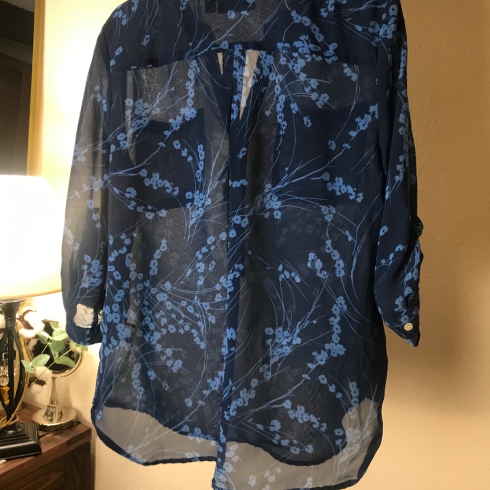 Blouse - Picture 2 of 4